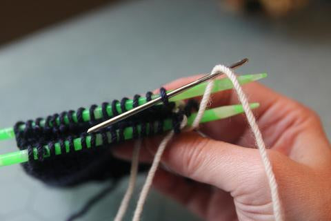 How to Knit with Double Pointed Needles - ZenYarnGarden.co