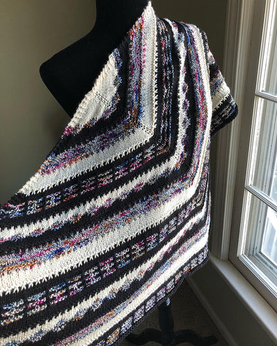 Courage Shawl Kit (incl 2 sks each of SW Au Naturel, NW Chuffed Spl, NW Midnight)